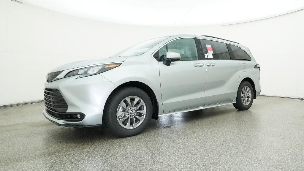 Thumbnail: 2025 Toyota Sienna - 16