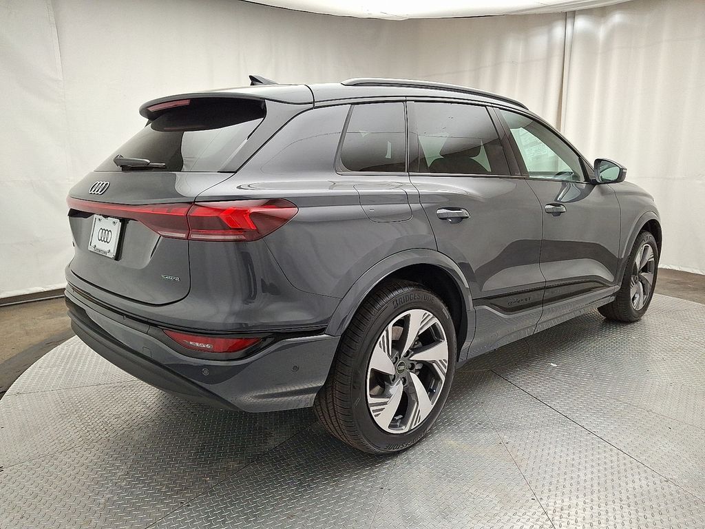 2025 Audi e-tron Premium 3