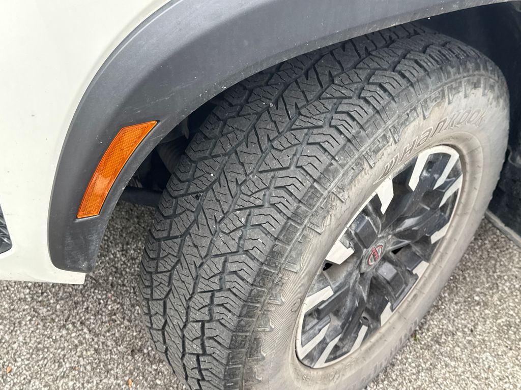 2023 Nissan Frontier PRO-4X White at John Sisson Motors