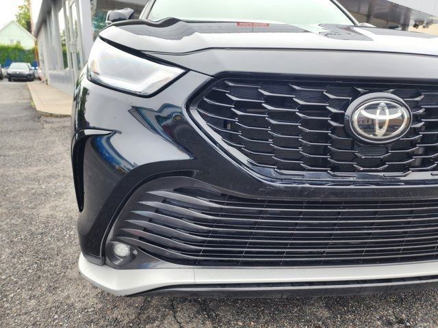 2021 Toyota Highlander XSE photo 7