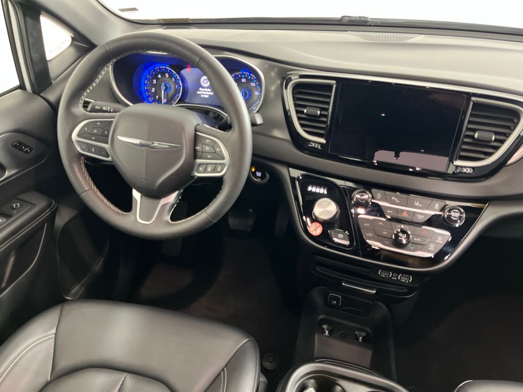 Thumbnail: 2025 Chrysler Pacifica - 2