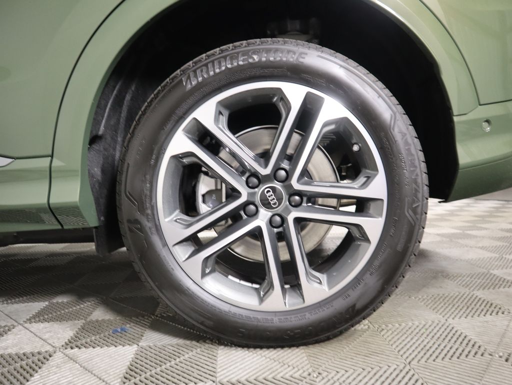 Thumbnail: 2025 Audi Q5 - 31