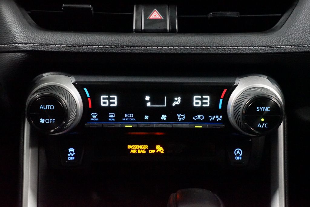 Thumbnail: 2022 Toyota RAV4 - 19