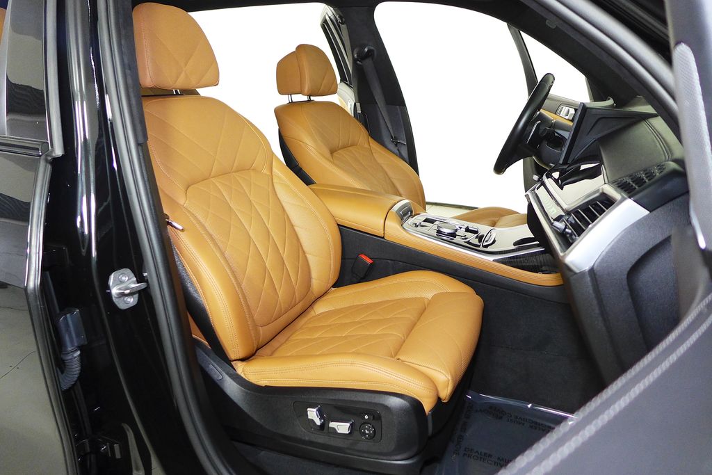 Thumbnail: 2023 BMW X7 - 19
