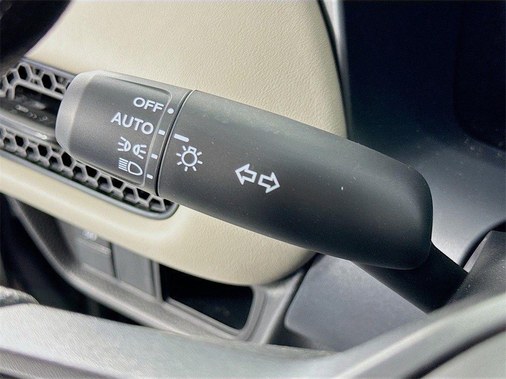 2025 Honda HR-V LX photo