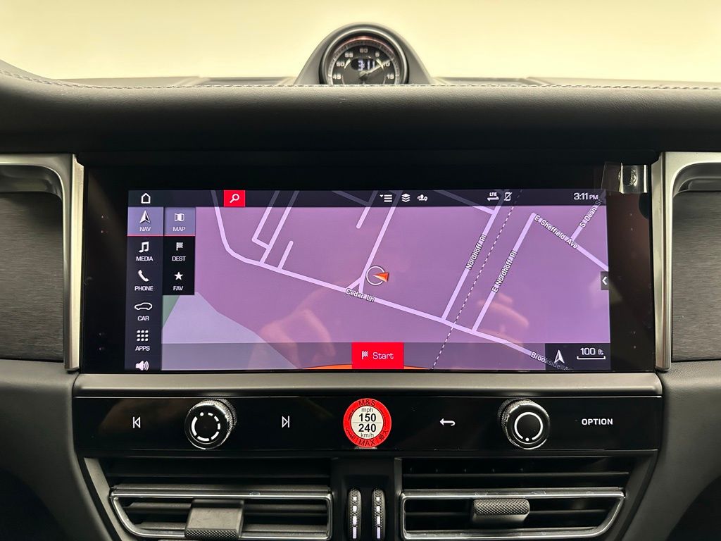 Thumbnail: 2024 Porsche Macan - 17