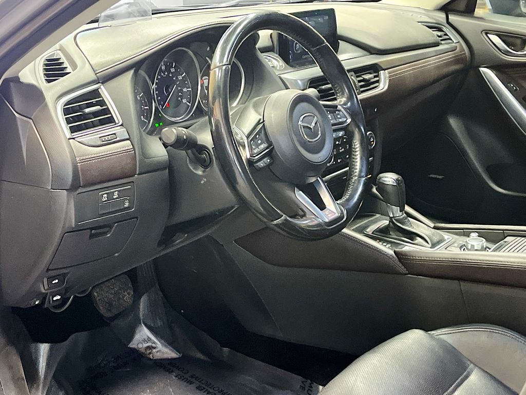 Used 2017 Sonic Silver Metallic Mazda Grand Touring image 9
