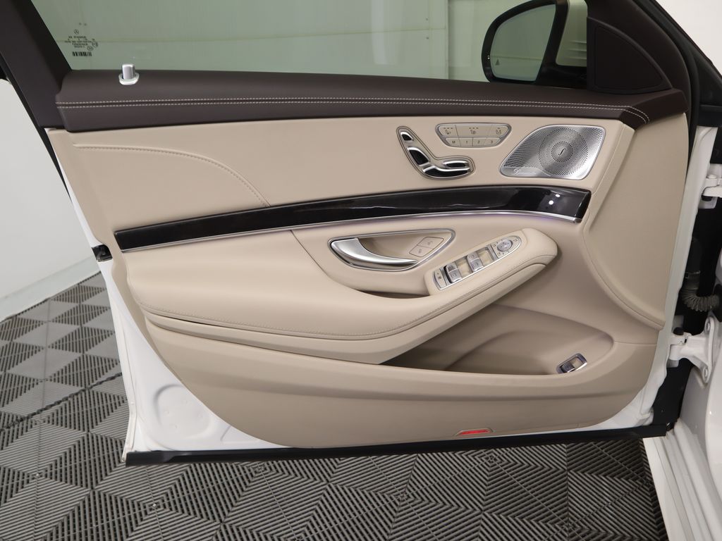 Thumbnail: 2016 Mercedes-Benz S-Class - 25