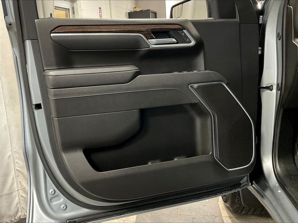 2025 GMC Sierra 1500 — photo 9