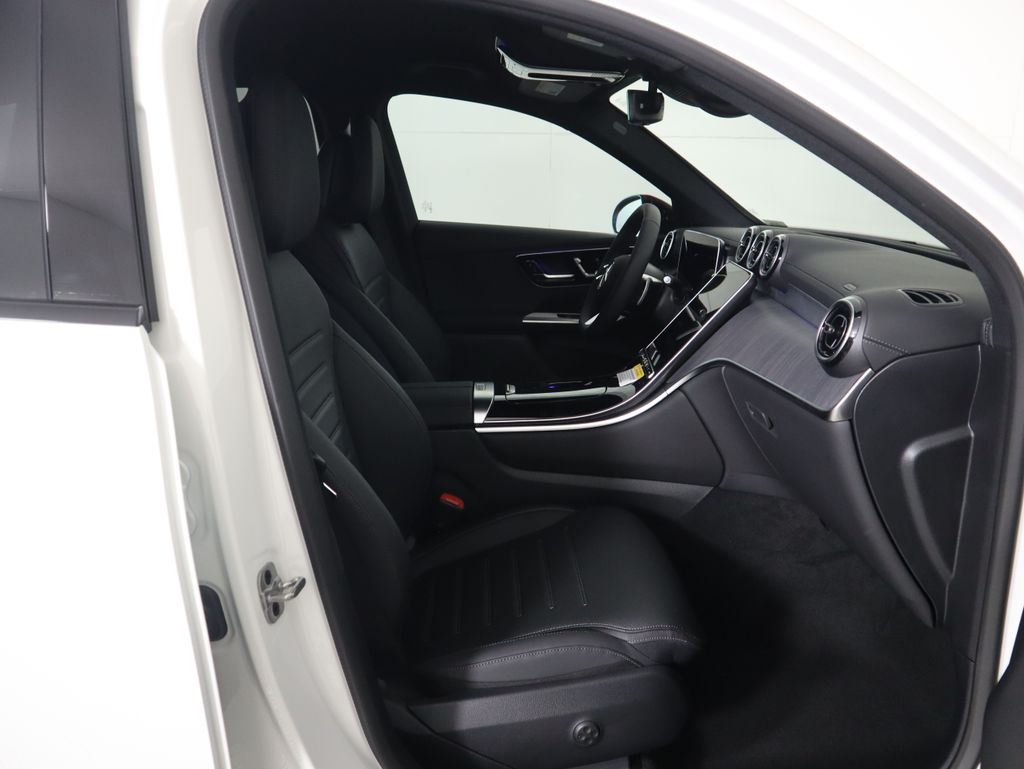 Thumbnail: 2026 Mercedes-Benz GLC - 21