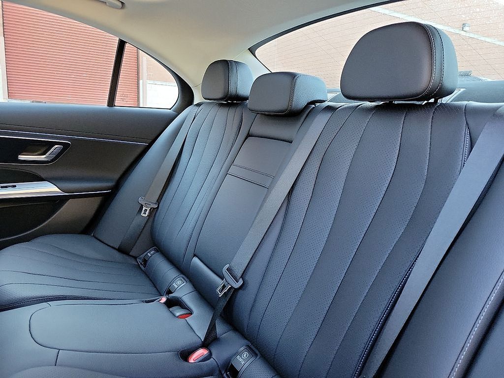 2025 Mercedes-Benz E-Class E 350 6