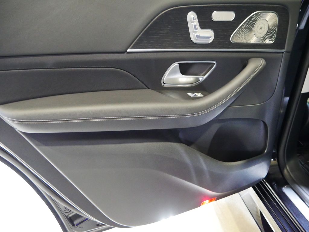 Thumbnail: 2026 Mercedes-Benz GLS - 16