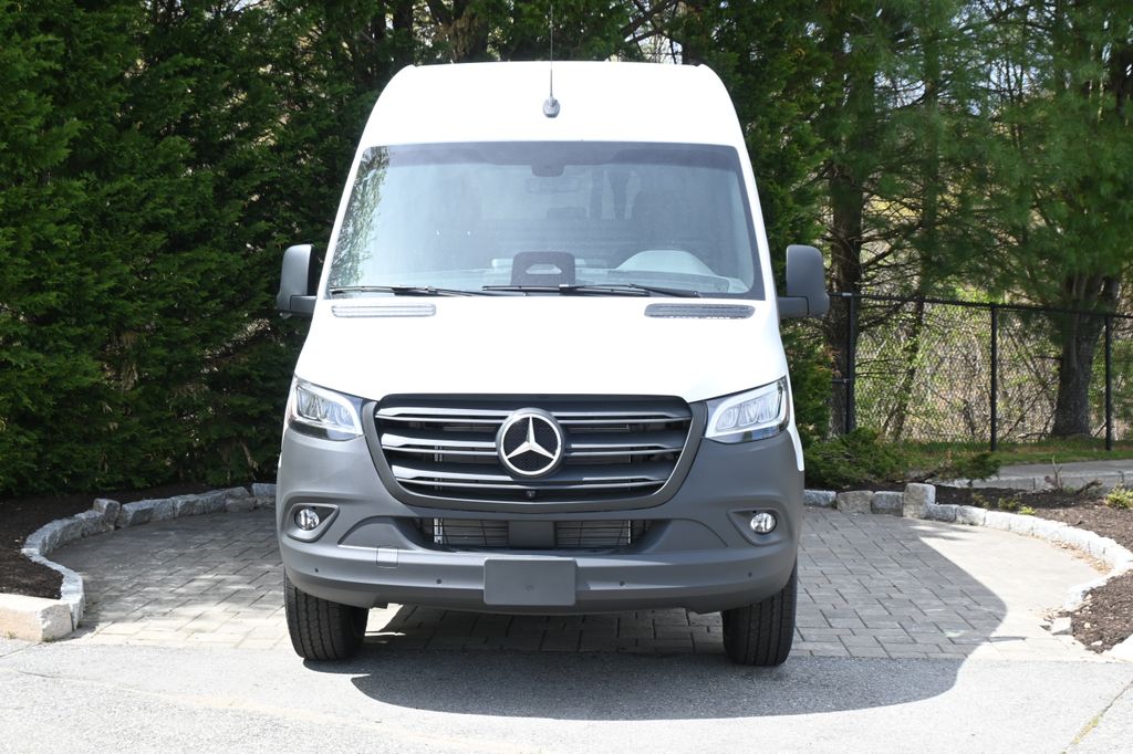 Thumbnail: 2026 Mercedes-Benz Sprinter - 9