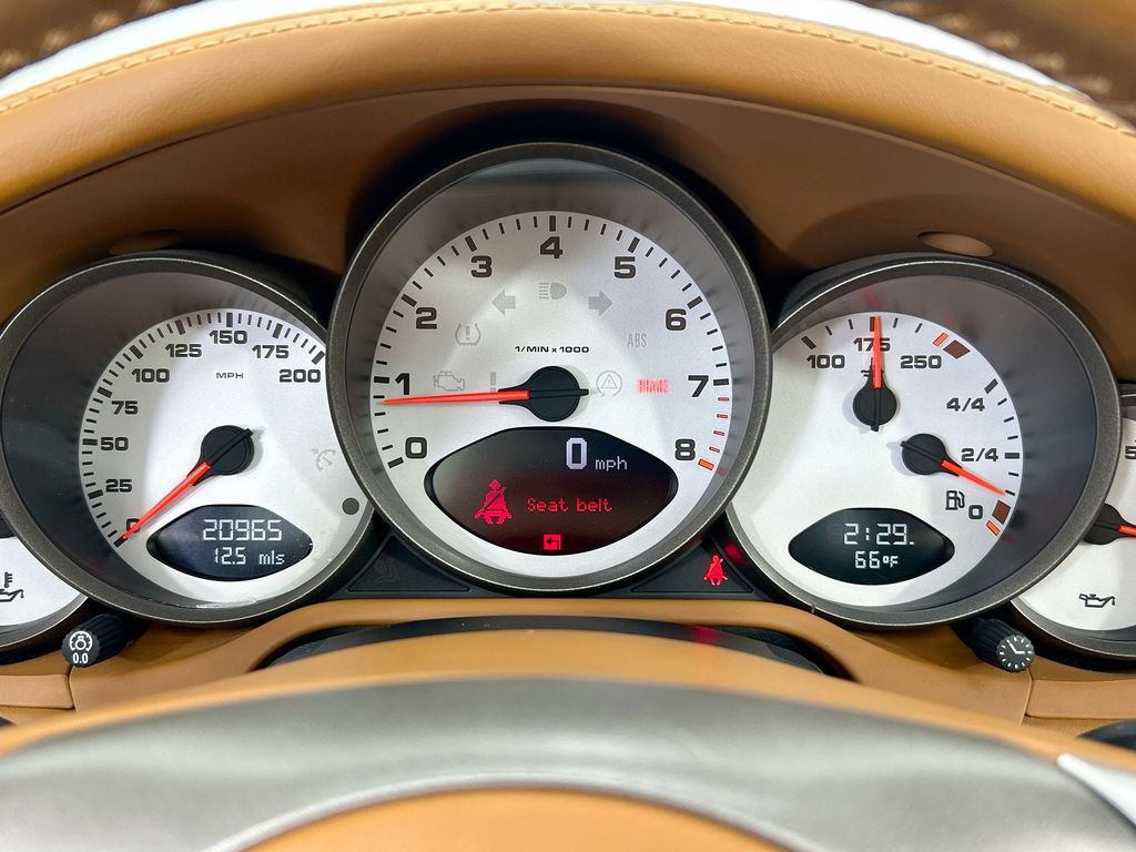 Thumbnail: 2006 Porsche 911 - 29