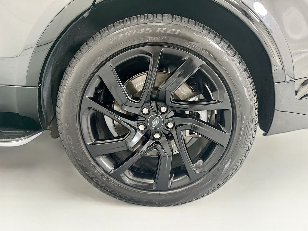 Thumbnail: 2022 Land Rover Discovery - 30