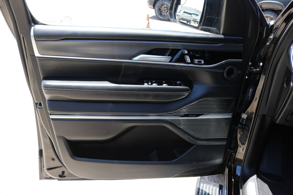 Used Car 2022 Jeep Grand Wagoneer  Series Ii For Sale Under $60,000 In Austin, Texas