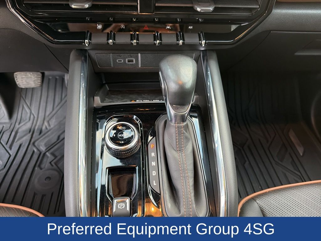 2023 GMC Canyon 4WD Crew Cab Short Box AT4