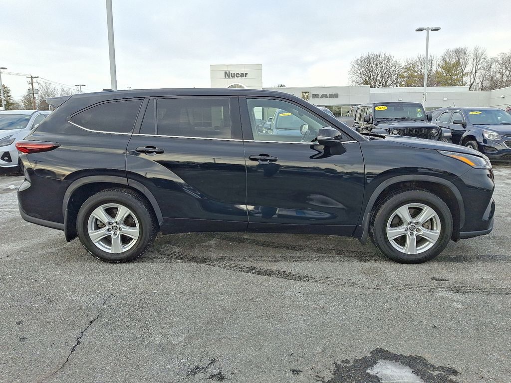 2024 Toyota Highlander — photo 8