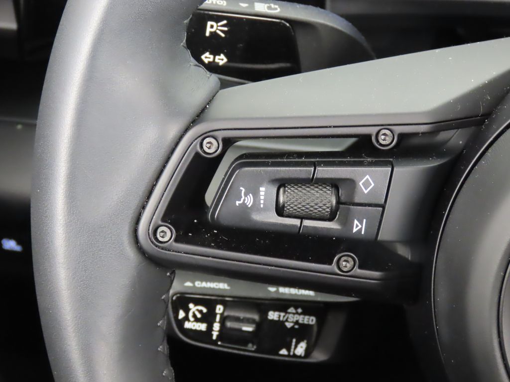 Thumbnail: 2025 Porsche Macan - 19