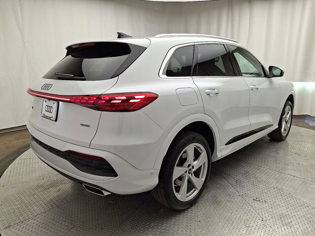 Thumbnail: 2026 Audi Q5 - 3