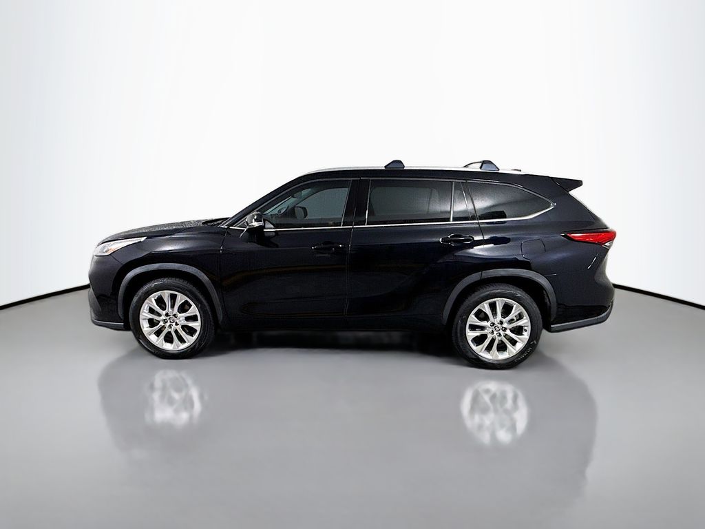 Thumbnail: 2020 Toyota Highlander - 8