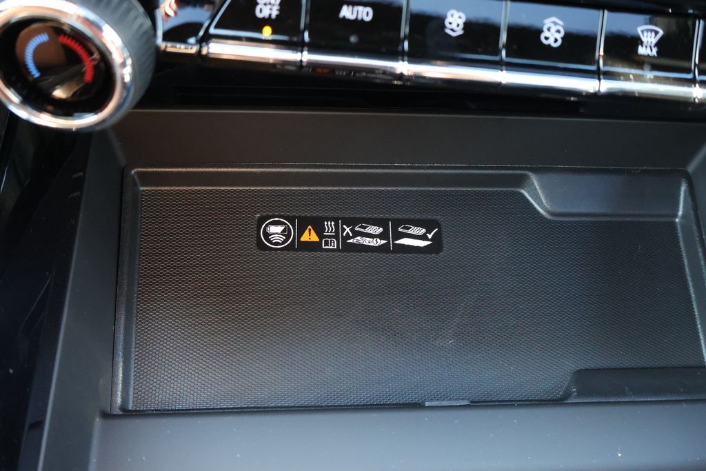 Thumbnail: 2025 Chevrolet Suburban - 31