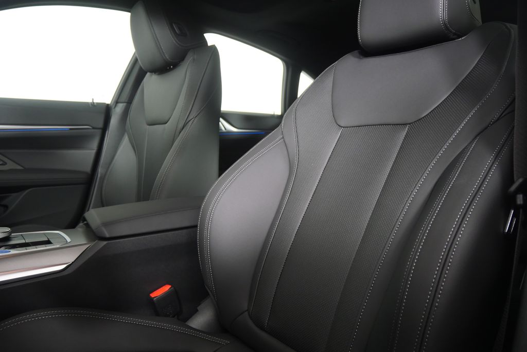 Thumbnail: 2026 BMW i4 - 8