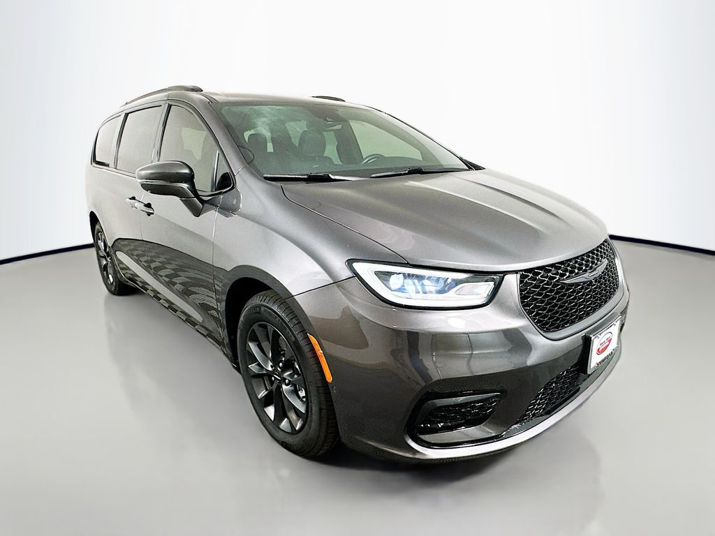 2021 Chrysler Pacifica Touring L 3
