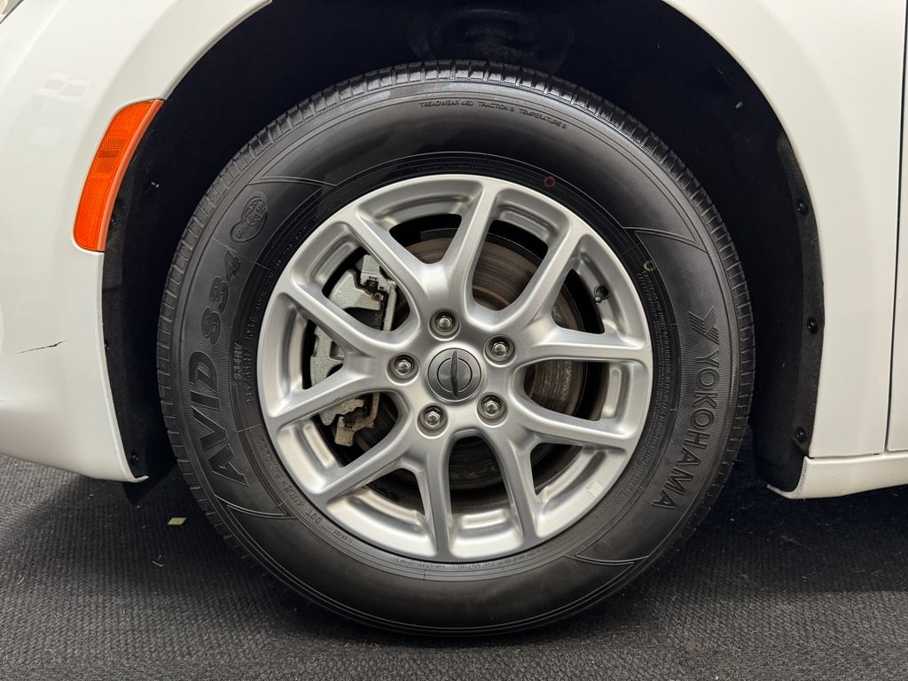 2023 Chrysler Voyager LX