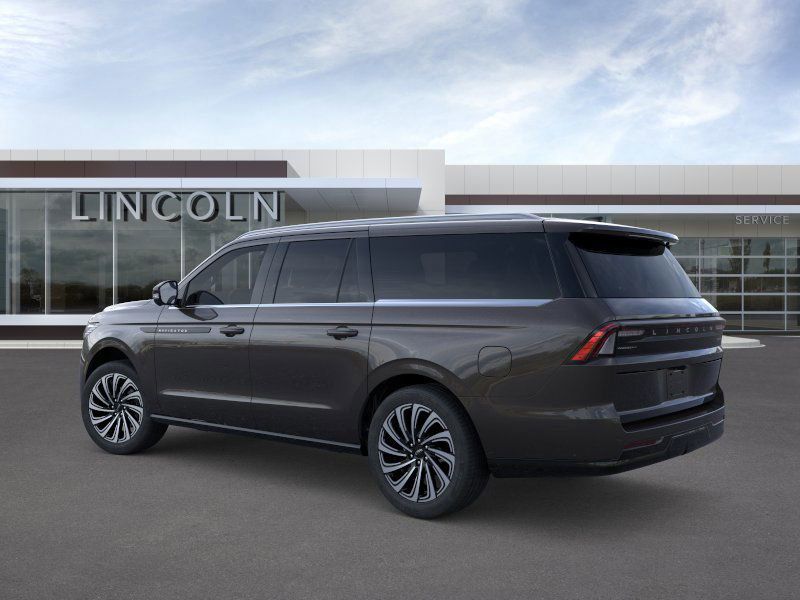Thumbnail: 2025 Lincoln Navigator L - 4