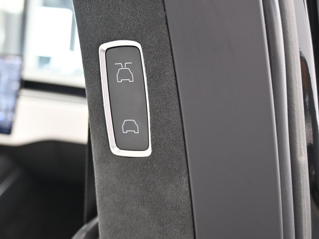 Used 2022 Black Tesla Plaid image 35