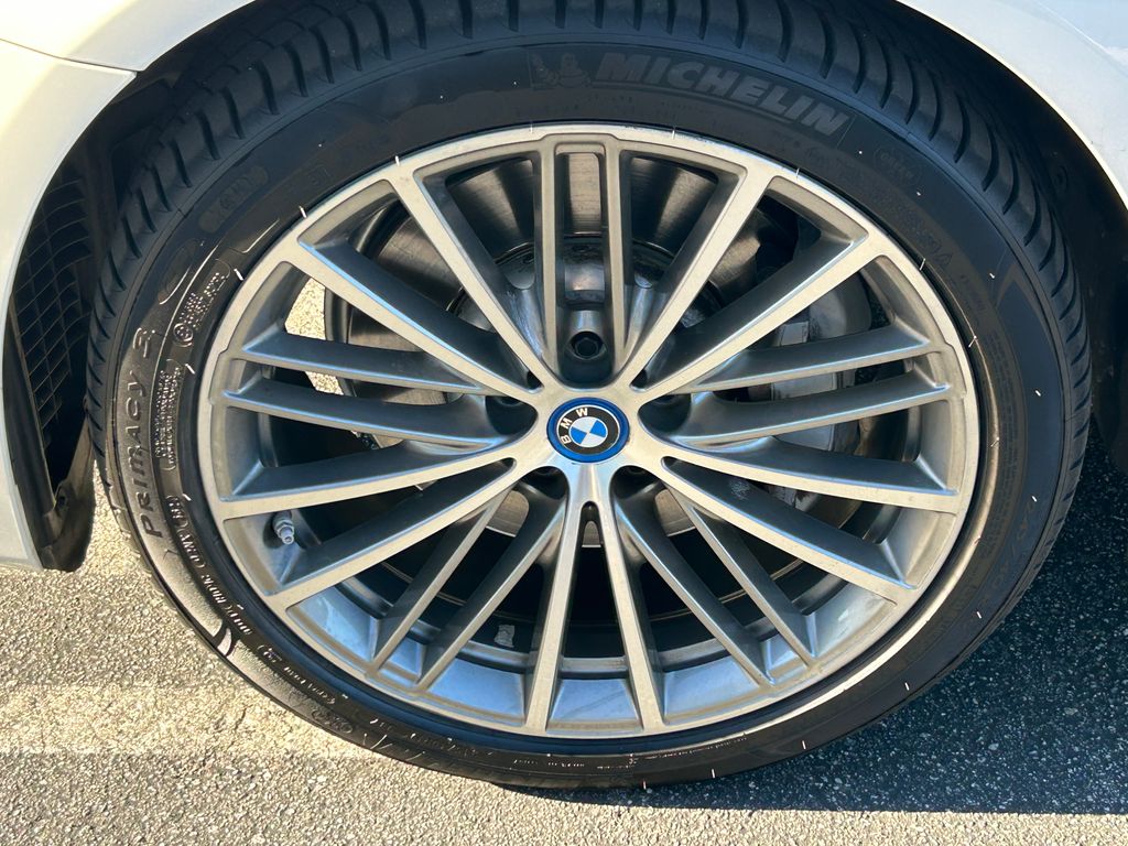 Thumbnail: 2018 BMW 5 Series - 9