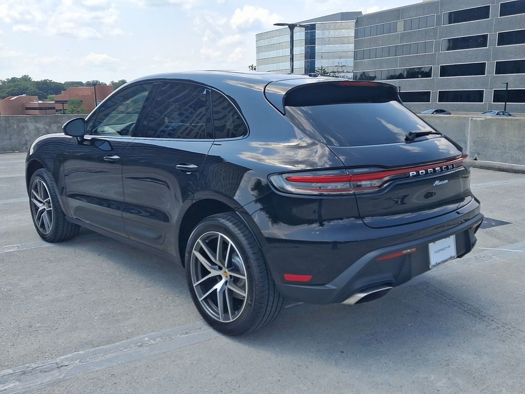 Thumbnail: 2026 Porsche Macan - 3