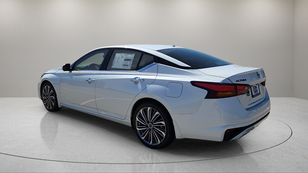 2025 Nissan Altima