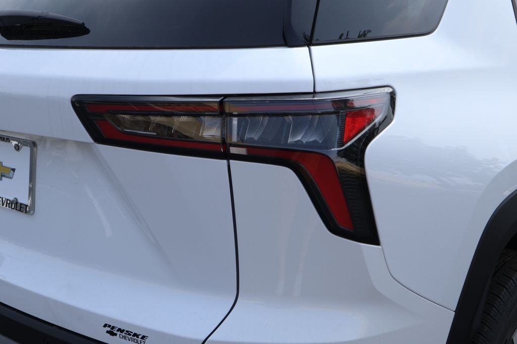 Thumbnail: 2027 Chevrolet Equinox - 7