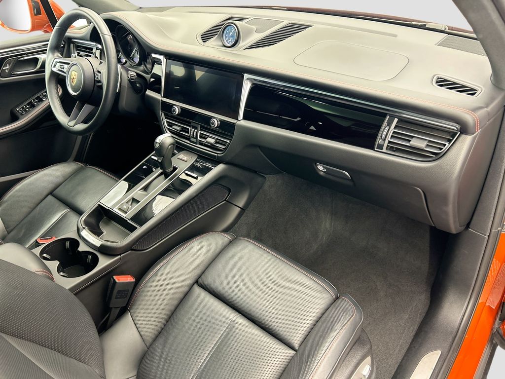 Thumbnail: 2025 Porsche Macan - 20