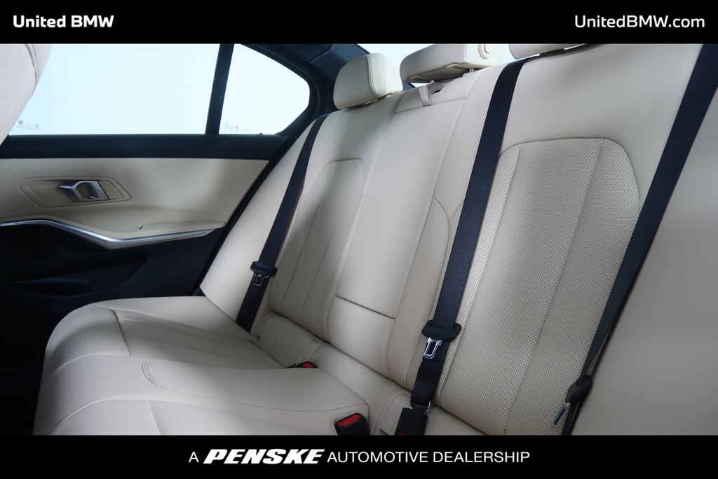 Thumbnail: 2026 BMW 3 Series - 16