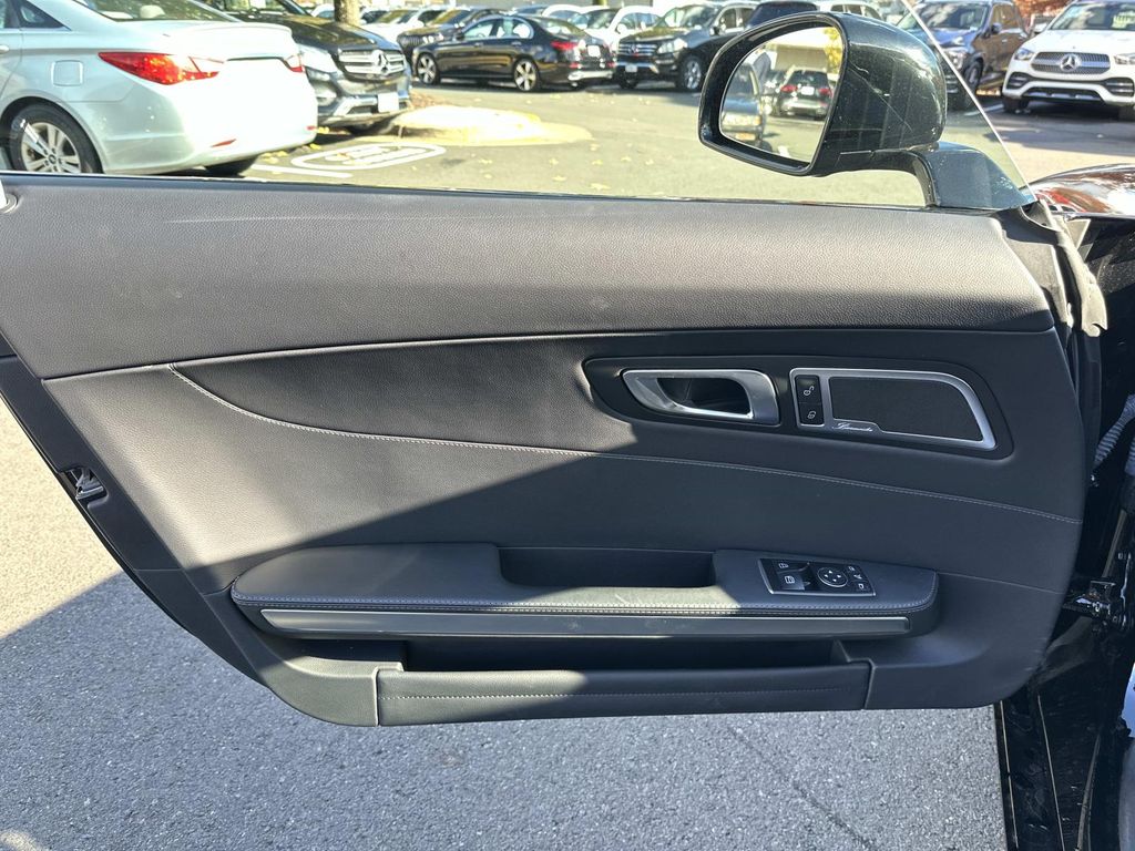 Thumbnail: 2017 Mercedes-Benz AMG GT - 27