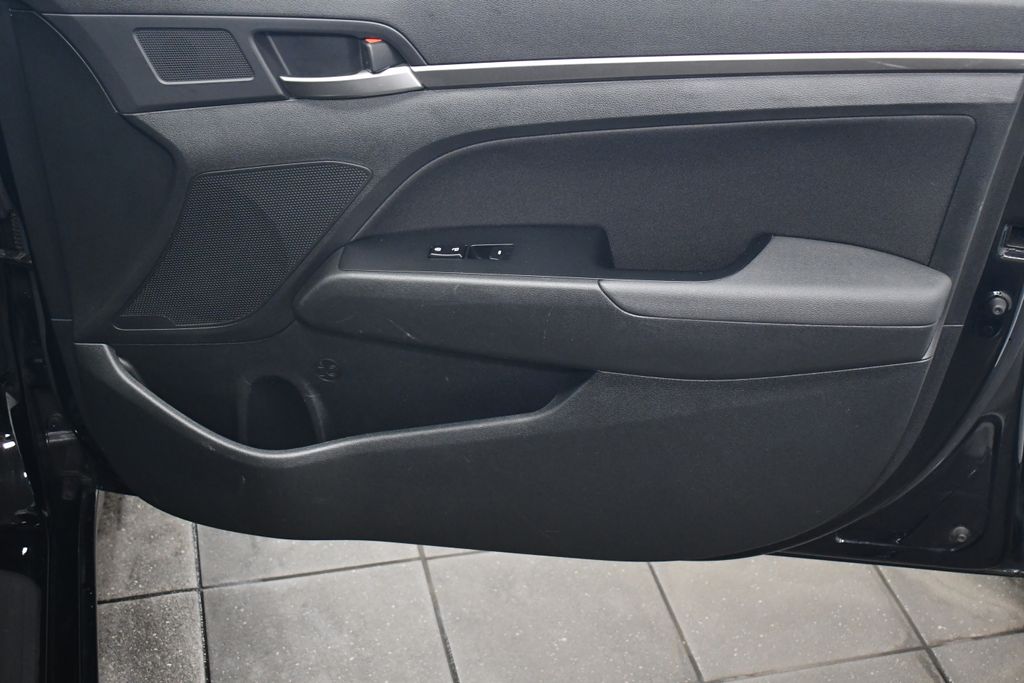 Thumbnail: 2019 Hyundai Elantra - 31