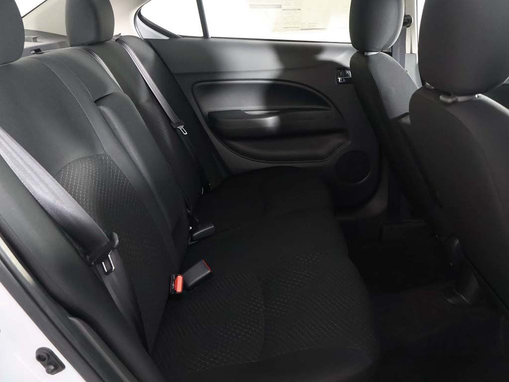 Used 2024 White Mitsubishi SE image 28