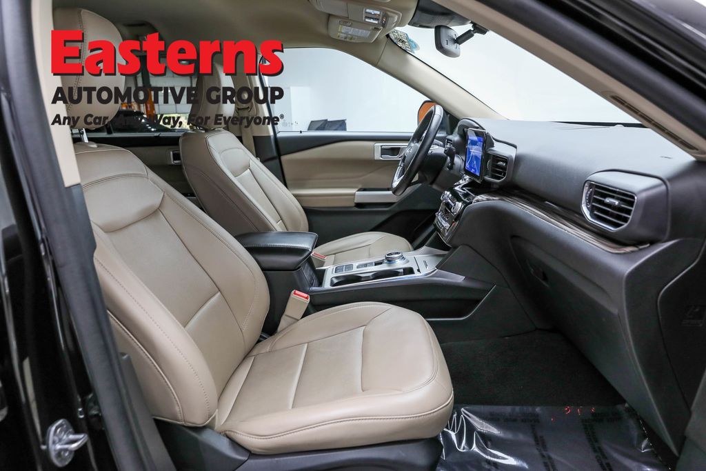 Used 2023 Black Ford Limited image 24