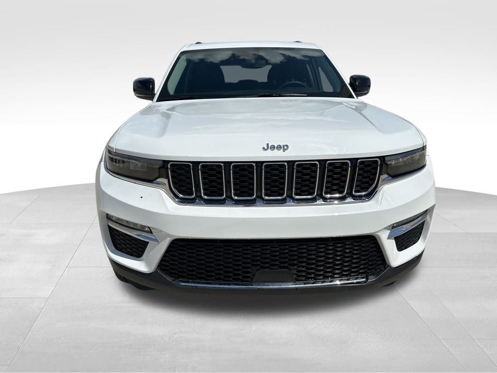 2023 Bright White Clearcoat Jeep Grand Cherokee Limited 4X4 SUV