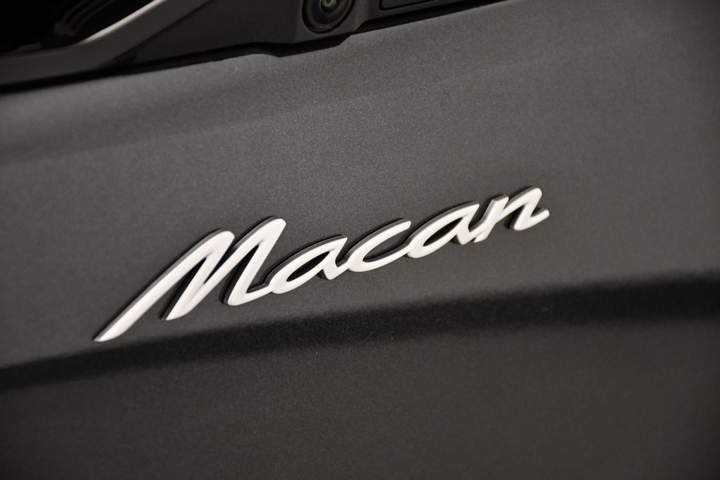 Thumbnail: 2025 Porsche Macan - 12