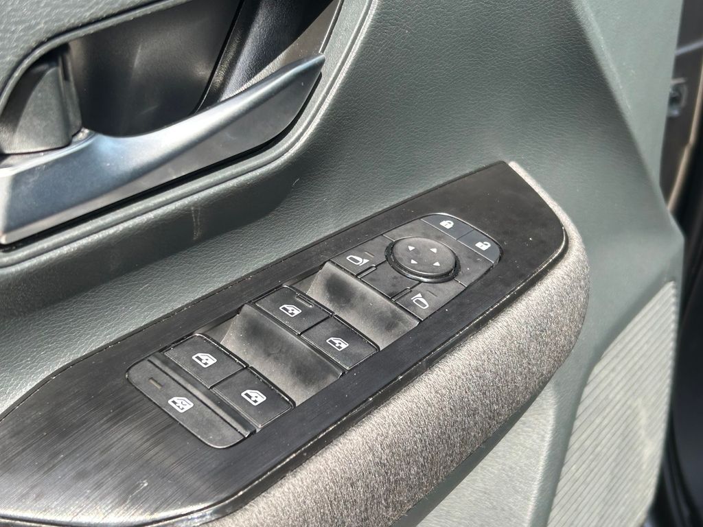 Used 2025 Nissan Kicks SUV