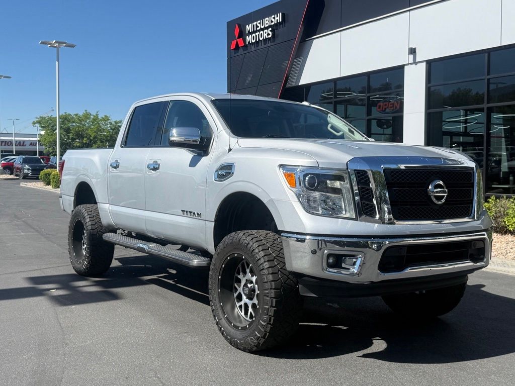 Brilliant Silver Metallic 2017 Nissan Titan SL Crew Cab 4WD Pickup Truck Four-Wheel Drive 7-Speed Automatic