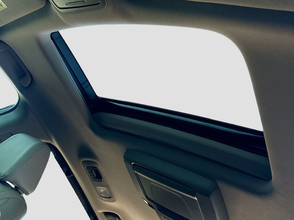 Thumbnail: 2019 Honda Odyssey - 18