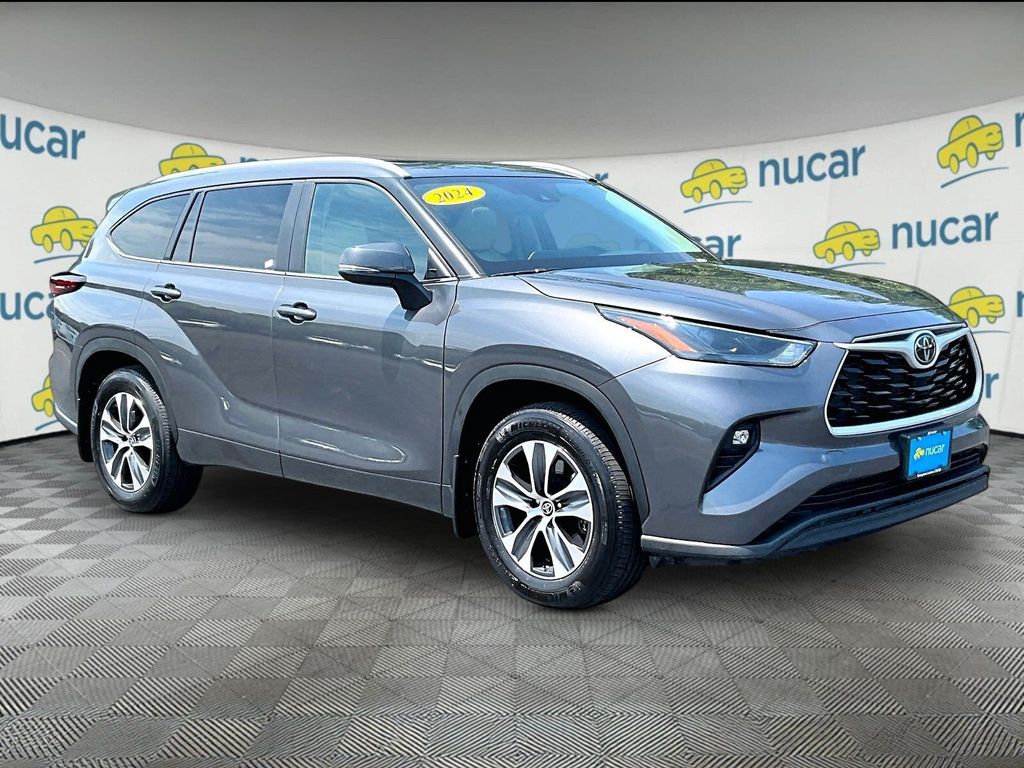 Magnetic Gray Metallic 2024 Toyota Highlander SUV / Crossover Front-Wheel Drive 8-Speed Automatic