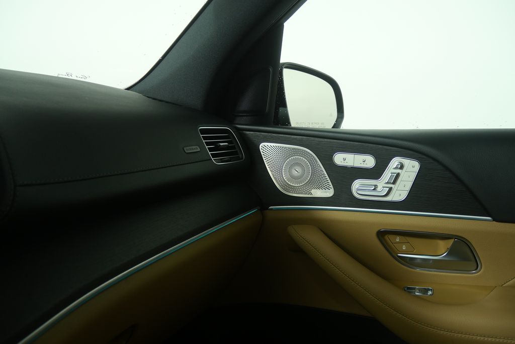 Thumbnail: 2024 Mercedes-Benz GLS - 29