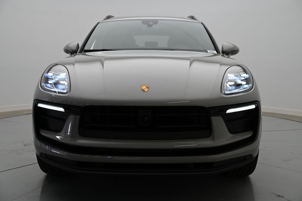 2024 Porsche Macan  26