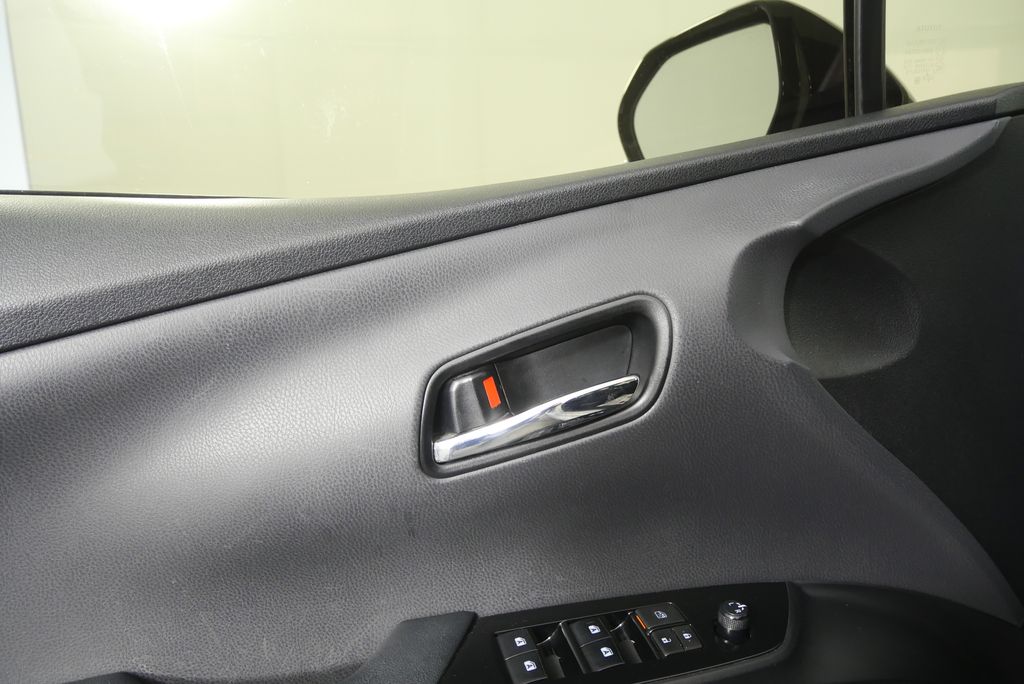 Thumbnail: 2017 Toyota Prius - 8